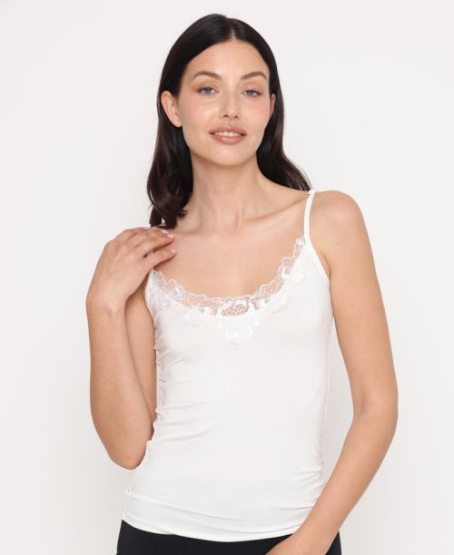 גופיית ספגטי עם עיטור תחרה Rikana בצבע לבן