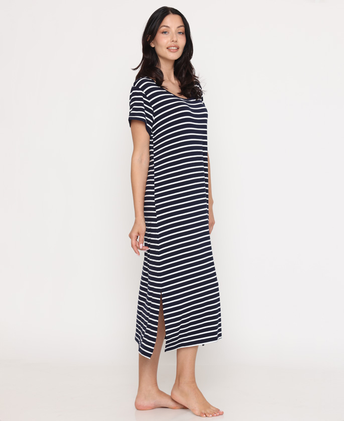 כותנת שינה ופנאי Stripe H